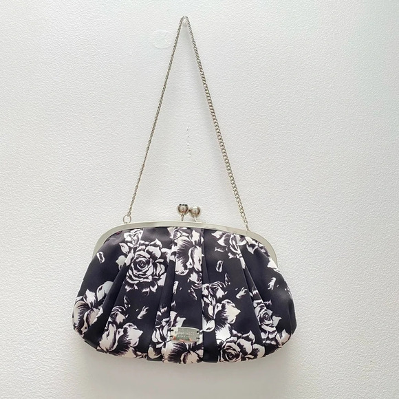 NINE WEST - Black & White Floral 'Strawberry Fields' Clutch - Picture 3 of 6